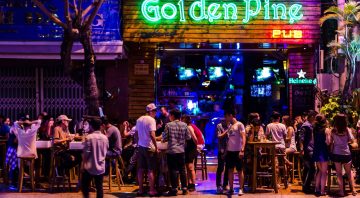 Quán Golden Pine Pub